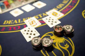 Antarmuka kasino dealer langsung dengan meja baccarat dan roulette